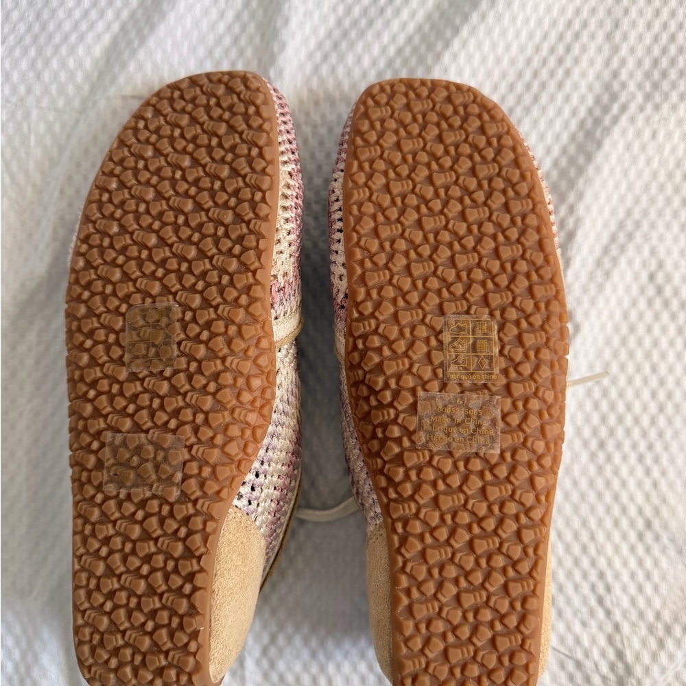 Free People NWT Crochet Low Pro Sneakers Beige & Pink Knit Sneakers Lightweight - Picture 7 of 9